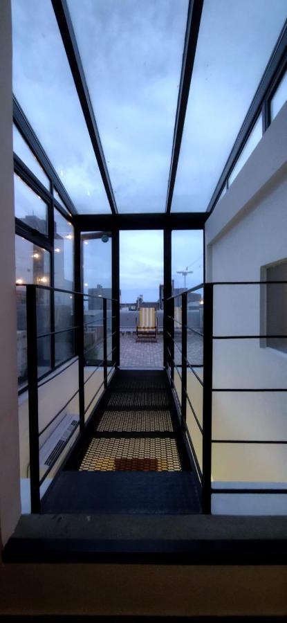 House With Large Terrace, Jacuzzi And Gated Parking For One Car छुट्टी का घर *